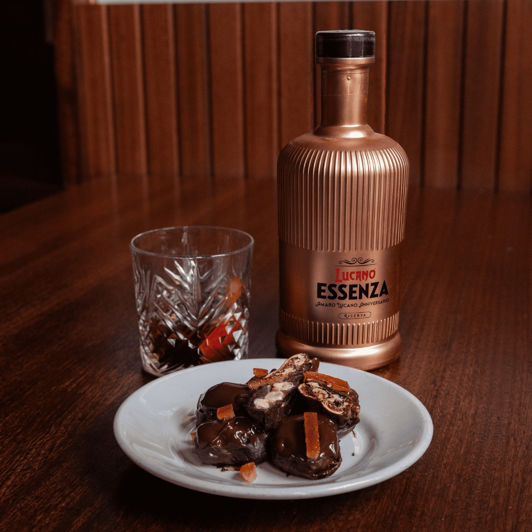 Frutta Secca Ripiena, Ricoperta Di Cioccolato